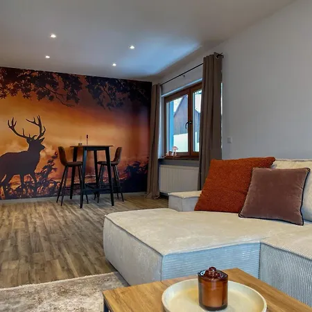 Mama-apartments - Haus Martina Im Herzen Der Rhoen - 3 Einzelbuchbare Moderne Fuer 2-8 Personen, Terrasse, Balkon, Garten, Und E-bike Keller, Lounge, Freies Wlan, Familienfreundlich Appartement