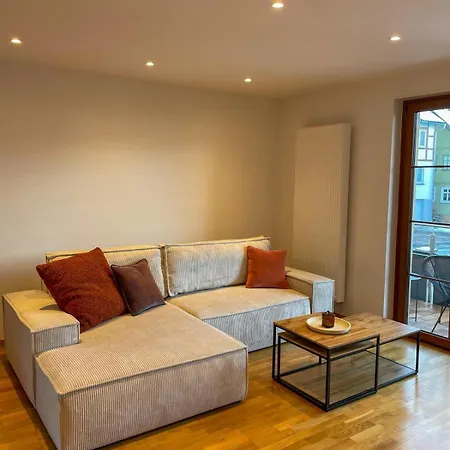 Mama-apartments - Haus Martina Im Herzen Der Rhoen - 3 Einzelbuchbare Moderne Fuer 2-8 Personen, Terrasse, Balkon, Garten, Und E-bike Keller, Lounge, Freies Wlan, Familienfreundlich Appartement