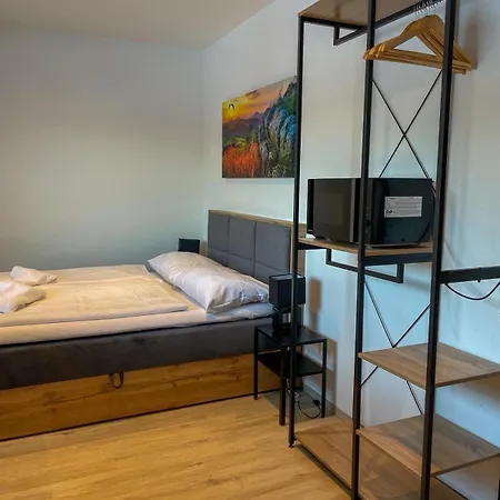 Mama-apartments - Haus Martina Im Herzen Der Rhoen - 3 Einzelbuchbare Moderne Fuer 2-8 Personen, Terrasse, Balkon, Garten, Und E-bike Keller, Lounge, Freies Wlan, Familienfreundlich *