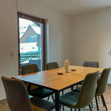 Mama-apartments - Haus Martina Im Herzen Der Rhoen - 3 Einzelbuchbare Moderne Fuer 2-8 Personen, Terrasse, Balkon, Garten, Und E-bike Keller, Lounge, Freies Wlan, Familienfreundlich * Poppenhausen