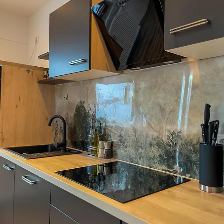 Mama-apartments - Haus Martina Im Herzen Der Rhoen - 3 Einzelbuchbare Moderne Fuer 2-8 Personen, Terrasse, Balkon, Garten, Und E-bike Keller, Lounge, Freies Wlan, Familienfreundlich Poppenhausen