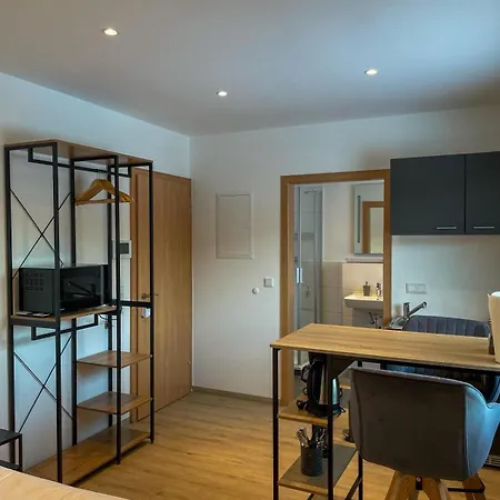 Mama-apartments - Haus Martina Im Herzen Der Rhoen - 3 Einzelbuchbare Moderne Fuer 2-8 Personen, Terrasse, Balkon, Garten, Und E-bike Keller, Lounge, Freies Wlan, Familienfreundlich Apartment *