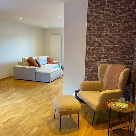 Mama-apartments - Haus Martina Im Herzen Der Rhoen - 3 Einzelbuchbare Moderne Fuer 2-8 Personen, Terrasse, Balkon, Garten, Und E-bike Keller, Lounge, Freies Wlan, Familienfreundlich Apartamento Poppenhausen