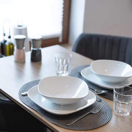 Mama-apartments - Haus Martina Im Herzen Der Rhoen - 3 Einzelbuchbare Moderne Fuer 2-8 Personen, Terrasse, Balkon, Garten, Und E-bike Keller, Lounge, Freies Wlan, Familienfreundlich