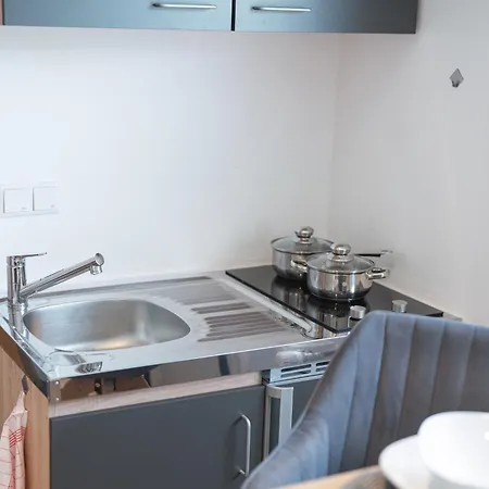 Mama-apartments - Haus Martina Im Herzen Der Rhoen - 3 Einzelbuchbare Moderne Fuer 2-8 Personen, Terrasse, Balkon, Garten, Und E-bike Keller, Lounge, Freies Wlan, Familienfreundlich Appartement
