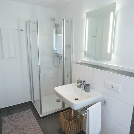 Mama-apartments - Haus Martina Im Herzen Der Rhoen - 3 Einzelbuchbare Moderne Fuer 2-8 Personen, Terrasse, Balkon, Garten, Und E-bike Keller, Lounge, Freies Wlan, Familienfreundlich Appartement Poppenhausen