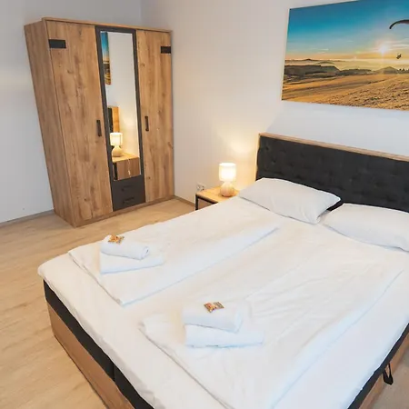 Mama-apartments - Haus Martina Im Herzen Der Rhoen - 3 Einzelbuchbare Moderne Fuer 2-8 Personen, Terrasse, Balkon, Garten, Und E-bike Keller, Lounge, Freies Wlan, Familienfreundlich Appartement *