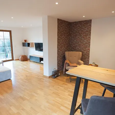 Appartement Mama-apartments - Haus Martina Im Herzen Der Rhoen - 3 Einzelbuchbare Moderne Fuer 2-8 Personen, Terrasse, Balkon, Garten, Und E-bike Keller, Lounge, Freies Wlan, Familienfreundlich Poppenhausen