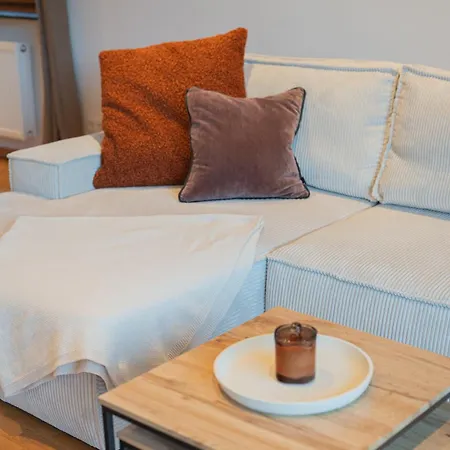 Mama-apartments - Haus Martina Im Herzen Der Rhoen - 3 Einzelbuchbare Moderne Fuer 2-8 Personen, Terrasse, Balkon, Garten, Und E-bike Keller, Lounge, Freies Wlan, Familienfreundlich Appartement *