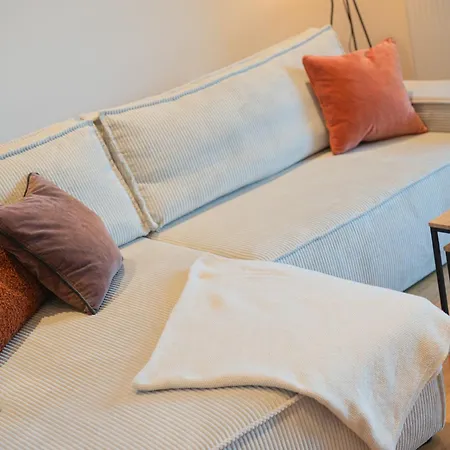 Mama-apartments - Haus Martina Im Herzen Der Rhoen - 3 Einzelbuchbare Moderne Fuer 2-8 Personen, Terrasse, Balkon, Garten, Und E-bike Keller, Lounge, Freies Wlan, Familienfreundlich * Poppenhausen