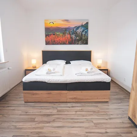Mama-apartments - Haus Martina Im Herzen Der Rhoen - 3 Einzelbuchbare Moderne Fuer 2-8 Personen, Terrasse, Balkon, Garten, Und E-bike Keller, Lounge, Freies Wlan, Familienfreundlich *
