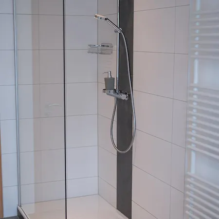 Mama-apartments - Haus Martina Im Herzen Der Rhoen - 3 Einzelbuchbare Moderne Fuer 2-8 Personen, Terrasse, Balkon, Garten, Und E-bike Keller, Lounge, Freies Wlan, Familienfreundlich Poppenhausen