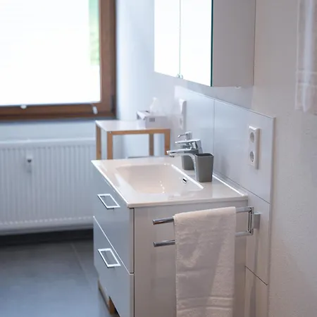 Appartement Mama-apartments - Haus Martina Im Herzen Der Rhoen - 3 Einzelbuchbare Moderne Fuer 2-8 Personen, Terrasse, Balkon, Garten, Und E-bike Keller, Lounge, Freies Wlan, Familienfreundlich