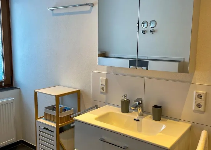 Mama-apartments - Haus Martina Im Herzen Der Rhoen - 3 Einzelbuchbare Moderne Fuer 2-8 Personen, Terrasse, Balkon, Garten, Und E-bike Keller, Lounge, Freies Wlan, Familienfreundlich *