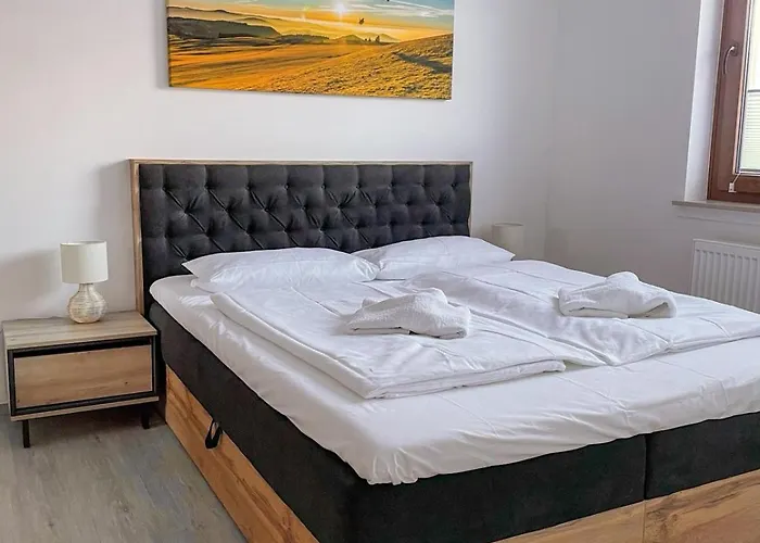 Mama-apartments - Haus Martina Im Herzen Der Rhoen - 3 Einzelbuchbare Moderne Fuer 2-8 Personen, Terrasse, Balkon, Garten, Und E-bike Keller, Lounge, Freies Wlan, Familienfreundlich *