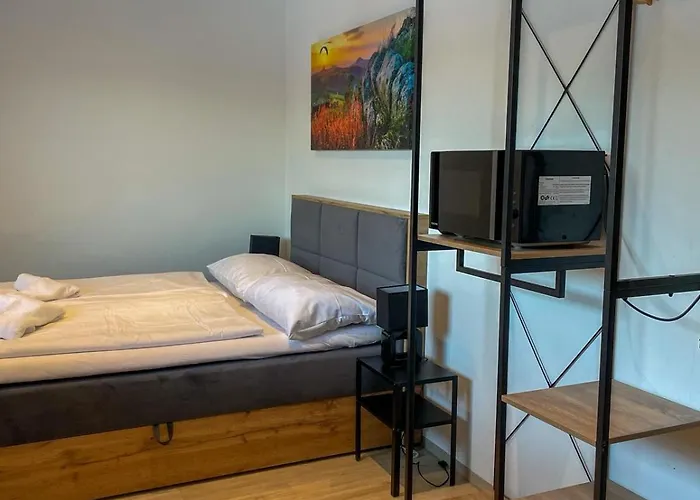 Mama-apartments - Haus Martina Im Herzen Der Rhoen - 3 Einzelbuchbare Moderne Fuer 2-8 Personen, Terrasse, Balkon, Garten, Und E-bike Keller, Lounge, Freies Wlan, Familienfreundlich *